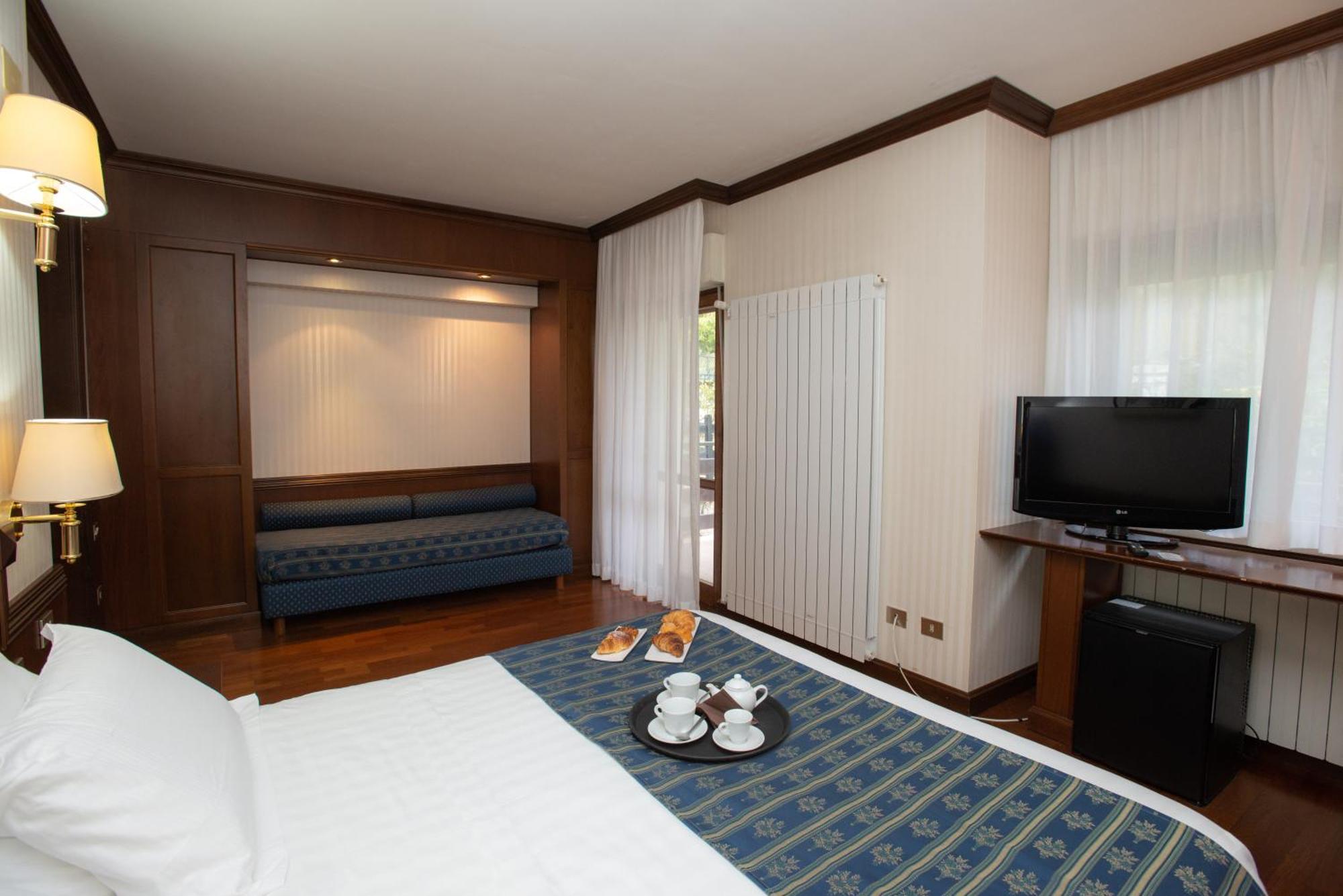 Hotel Corona & Spa Pescasseroli Zewnętrze zdjęcie