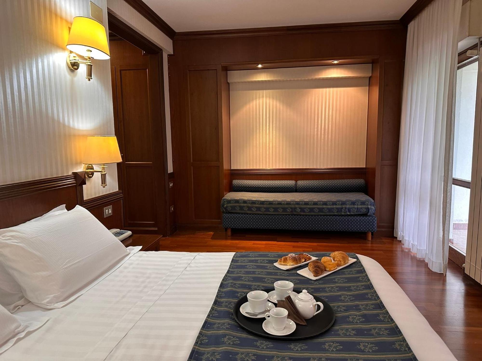 Hotel Corona & Spa Pescasseroli Zewnętrze zdjęcie