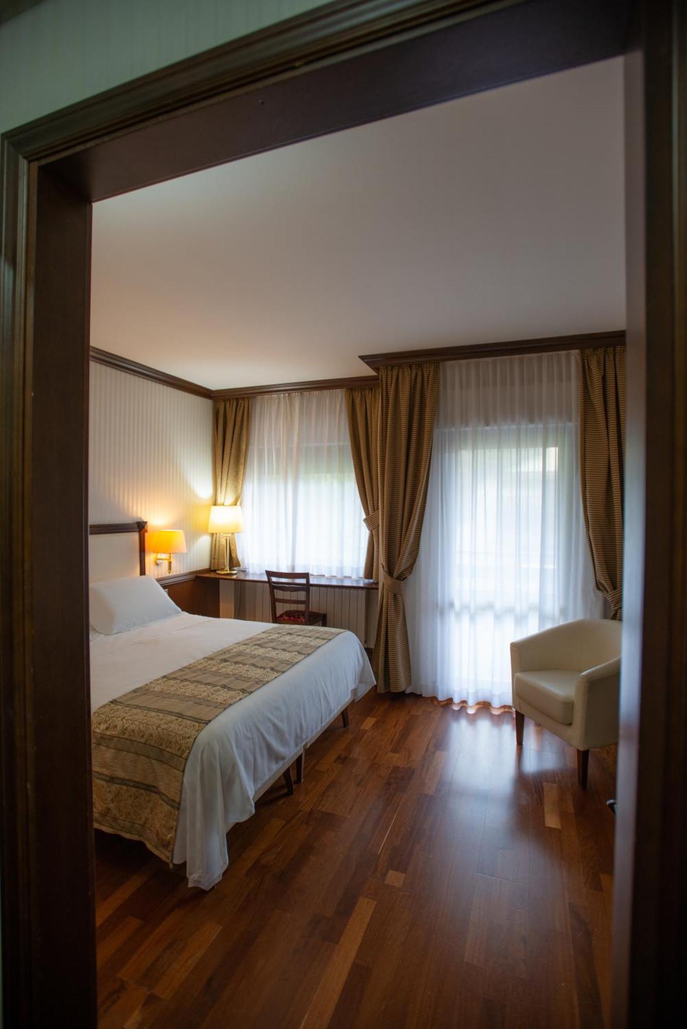 Hotel Corona & Spa Pescasseroli Zewnętrze zdjęcie